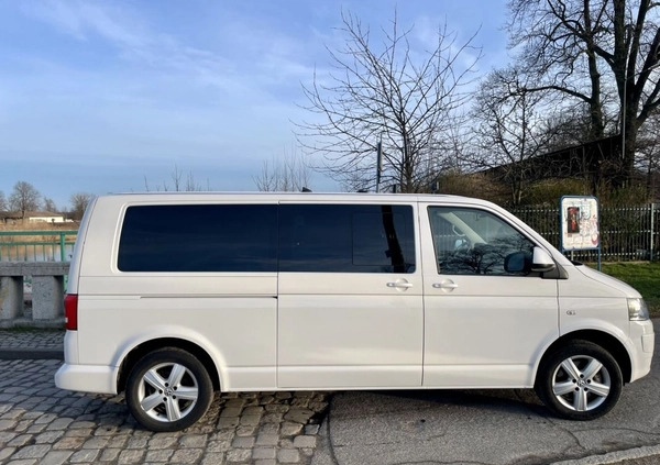 Volkswagen Multivan cena 119500 przebieg: 266000, rok produkcji 2015 z Wrocław małe 277